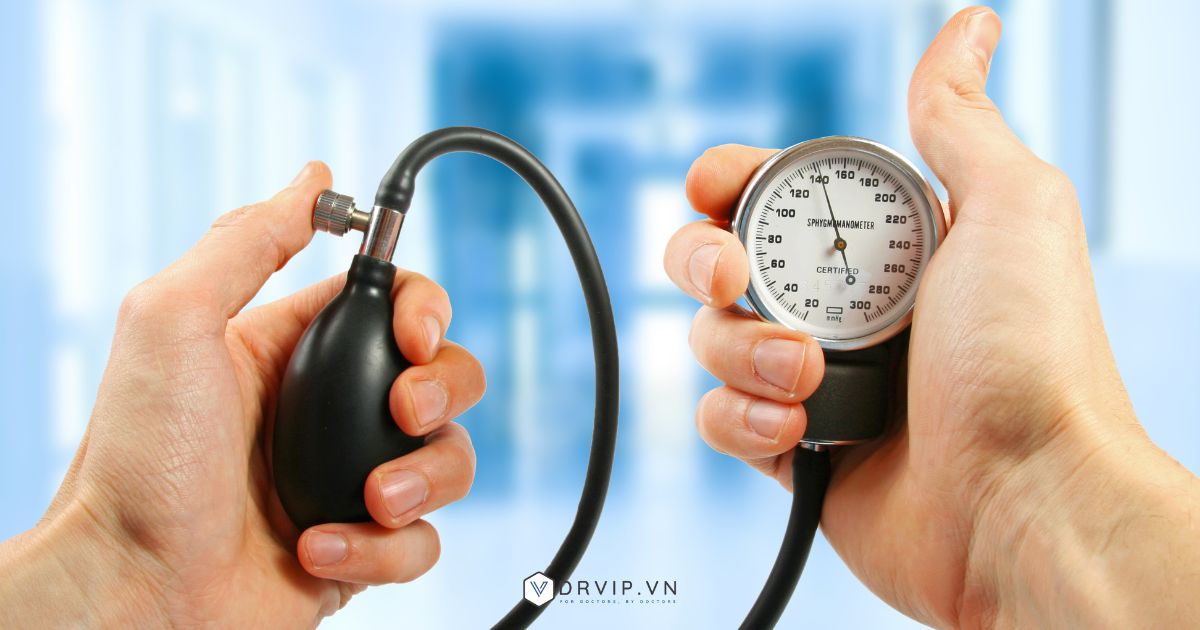 Cách đo huyết áp bằng máy bơm tay