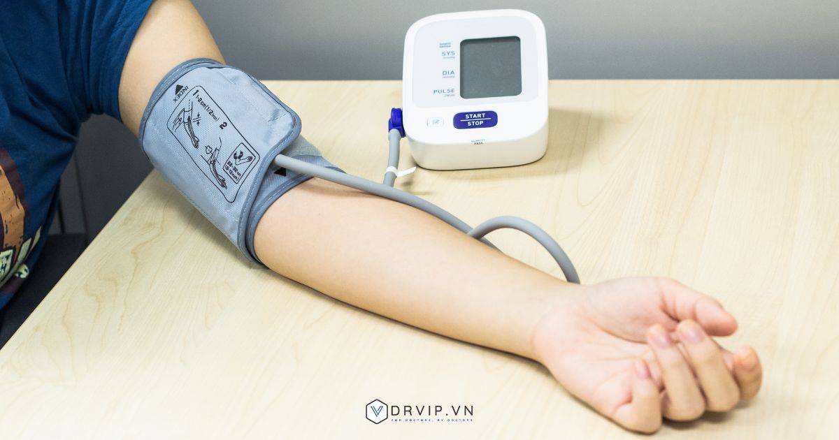 Cách quấn vòng bít máy đo HA