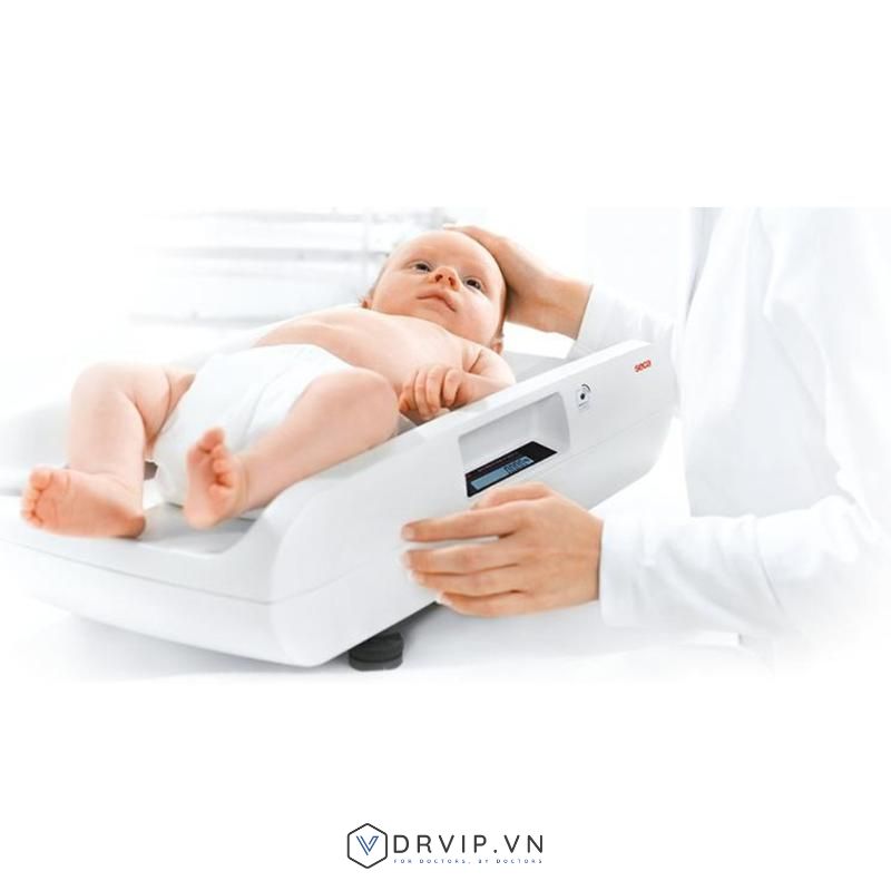 Đo cân nặng trẻ sơ sinh Đo cân nặng trẻ sơ sinh