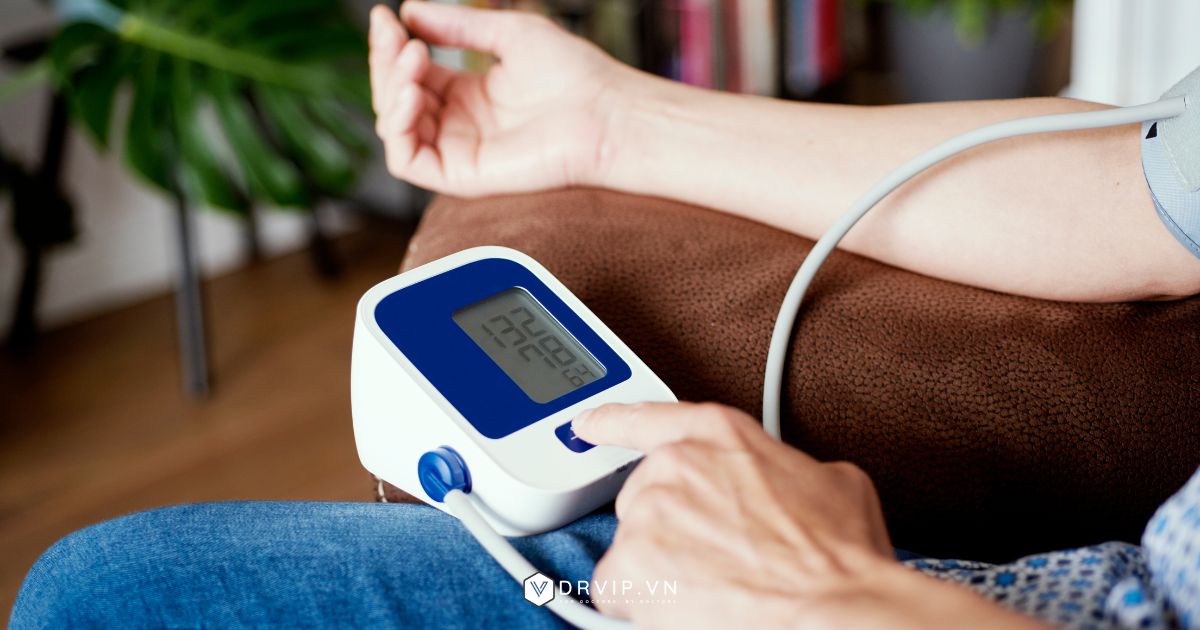 Cách dùng máy đo huyết áp