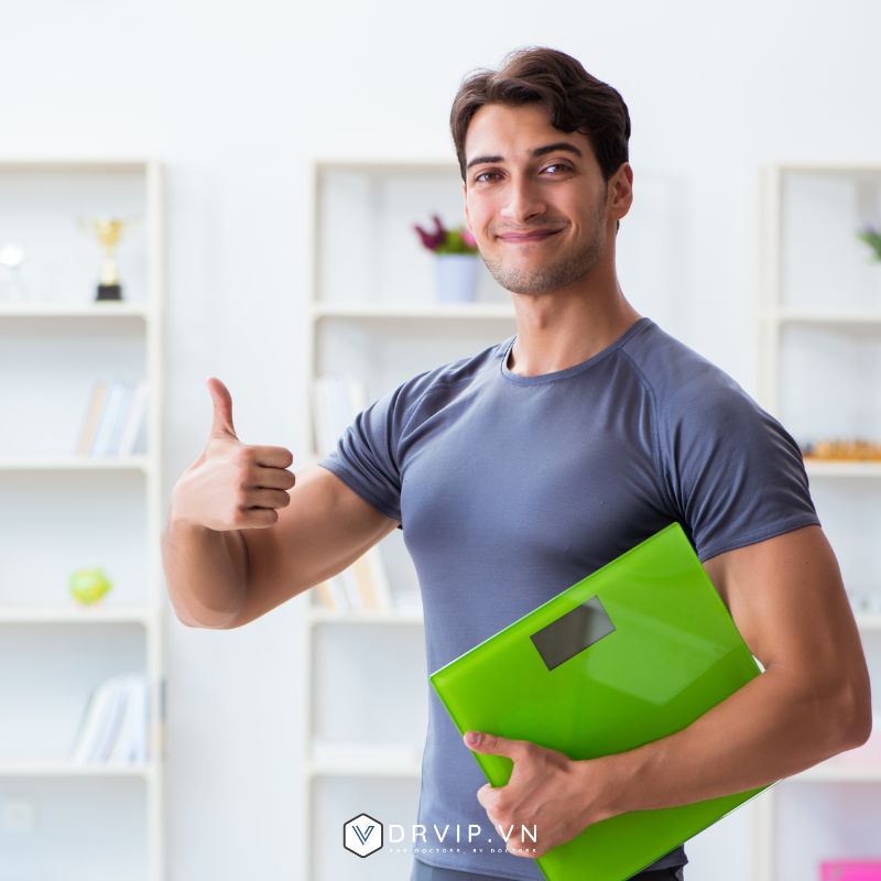 Cân trọng lượng vào mỗi buổi sáng