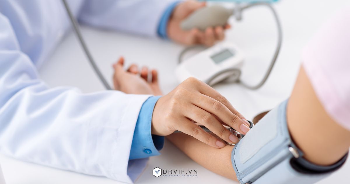 nên mua máy đo huyết áp loại nào cho phòng khám tư nhân