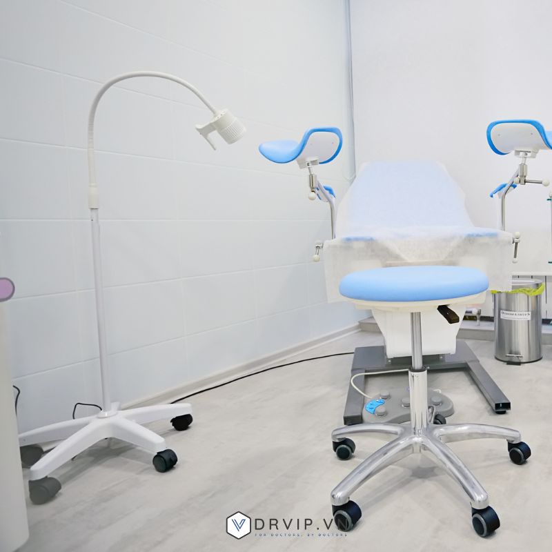 Đèn gù khám sản