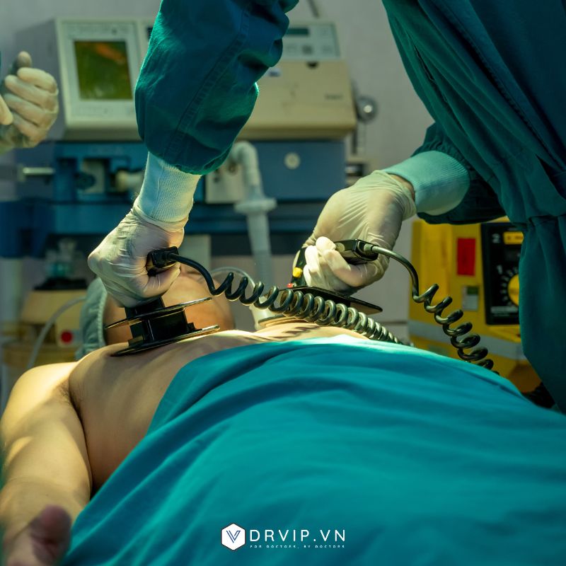 Máy sốc tim 